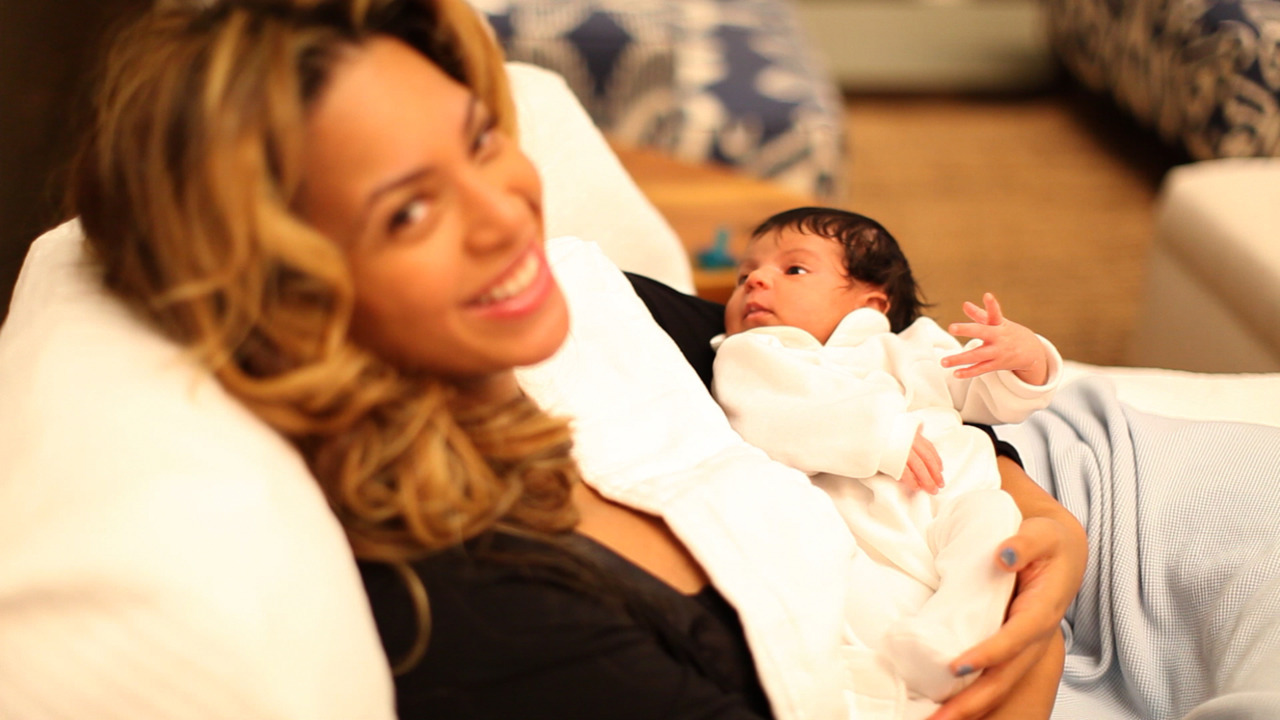 fuckyeahbeyonceminaj:   Mommy &amp; Daughter. :) 