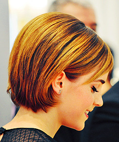Emma’s hair is looking seriously cute