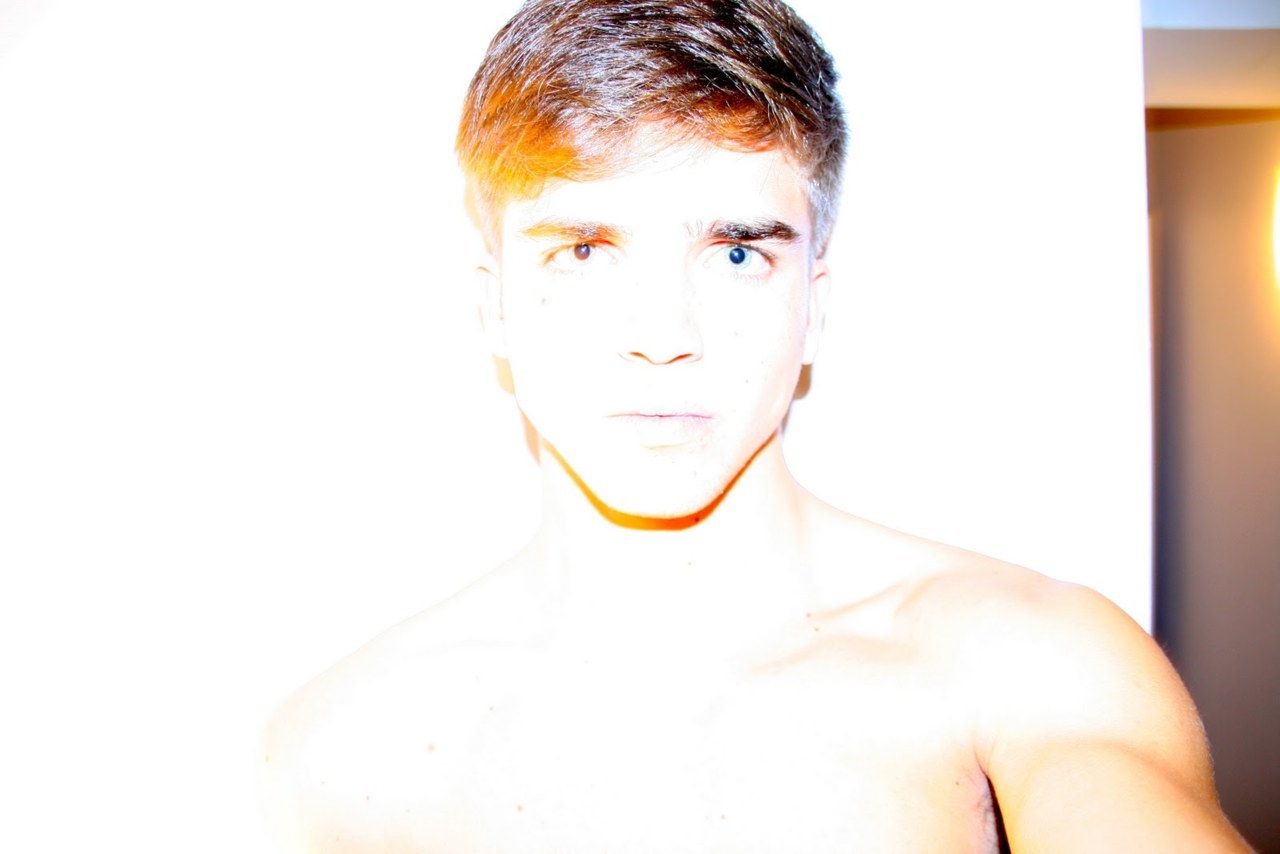 riverdviiperi-franciscolachowski:  Too bright, but still River (; 