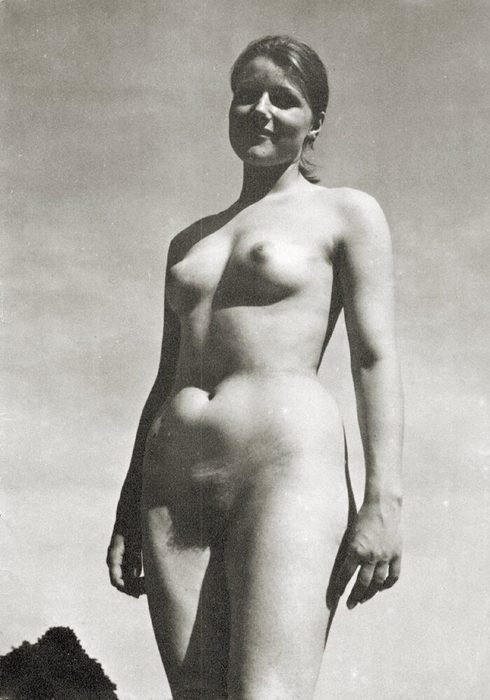 http://nudevintage.tumblr.com/post/17447118067