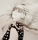 sydnielavigne:  2006, Nylon. 
