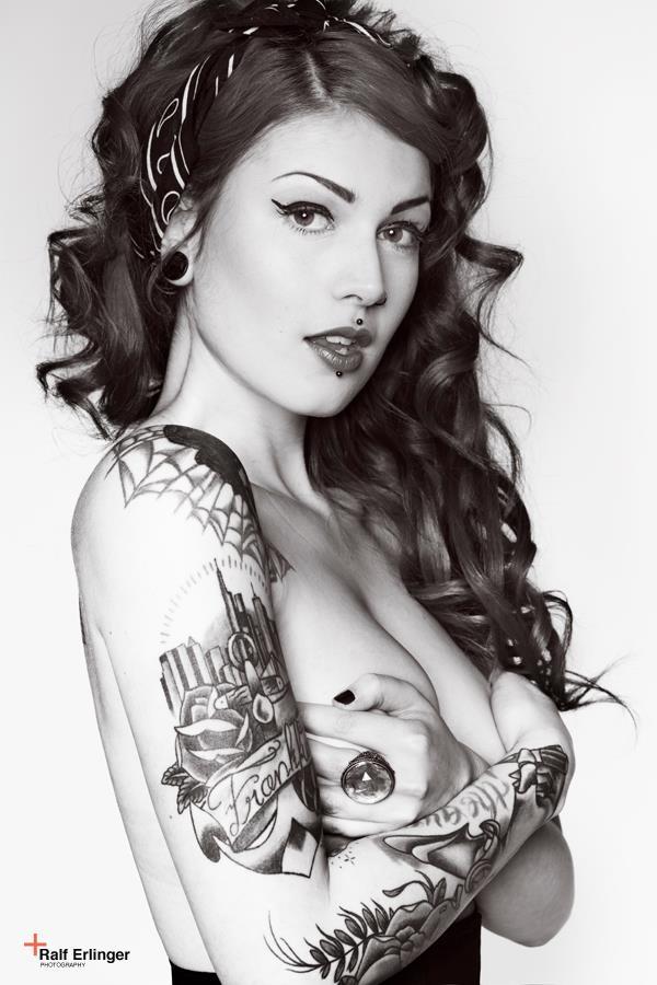 ohmygodbeautifulbitches:  Victoria Van Violence