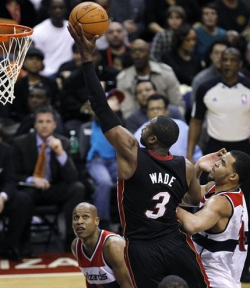 fyeahbballplayers:  Dwyane Wade of the Miami Heat’s pictures against the Washington Wizards, on fri. 10 Feb in Washington. 