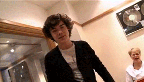 adauntlesspotterjay:  Sister: What will you do when your idol becomes a dad?  Me: I will become a mother.  