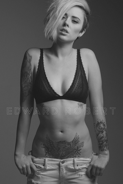 steelskeletons:  Alysha Nett by Edward.Robert on Flickr. 