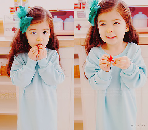 why she soo cute ? D; 