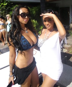 badbroads:  http://badbroads.tumblr.com/ TJ’s *****Saturday Shorties****** 