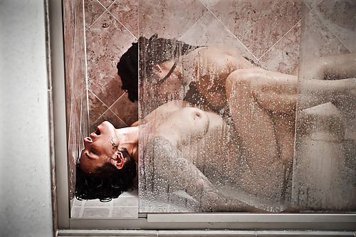 tonic-in-the-rain:  Girls are so soft and pretty.