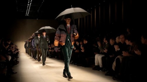 Burberry FW12 via fashiondailymag.com - Is there rain in the forecast? Love Burberry&rsquo;s creativ