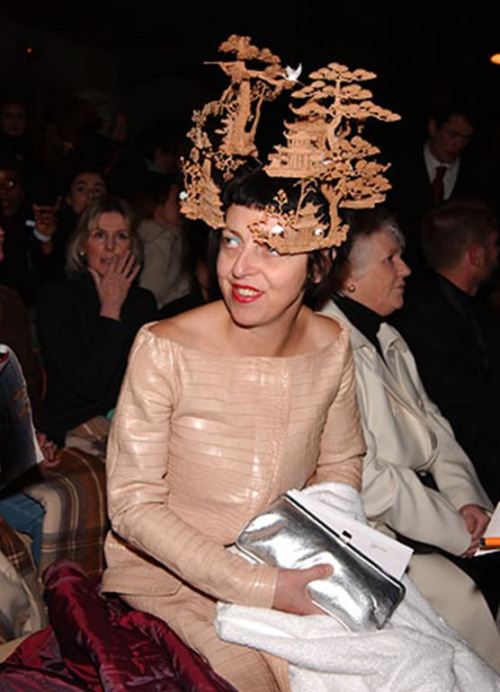 Isabella Blow in the front row at Alexander McQueen’s A/W 2005 show