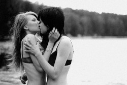 lipsticklesbians.tumblr.com post 17985475827