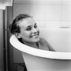 absenceofrainbow:  We all need a photo of Diane Krüger in a bath tub on our blog. 