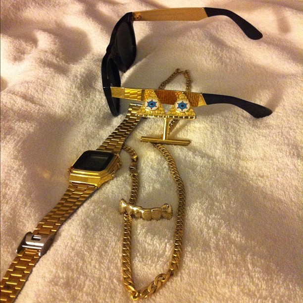 mrpita:  i love gold (Taken with instagram) 
