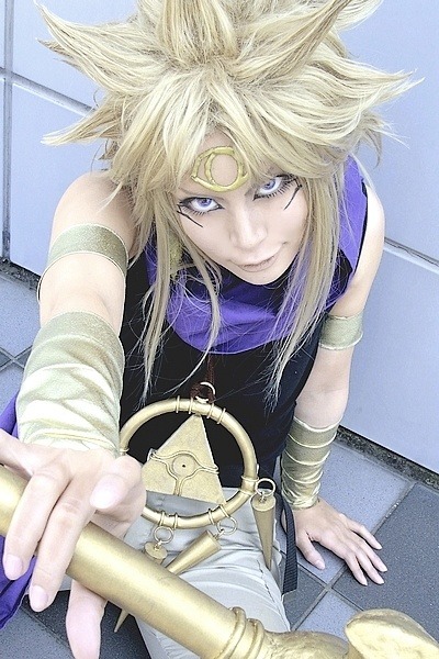 scyna:  akanescarlettcosplay:  Yu Gi Oh ~ Cosplay Yami Marik  because this is amazing