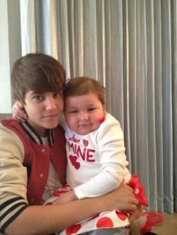 angeldrews-w-a-g:  justindrewbieber:  awwwww  VEI O CABELO DELE AI CARA QUE PERFEITO MEU ANJO ]= 