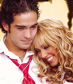 anahipictures:  Anahí and Alfonso Herrera in