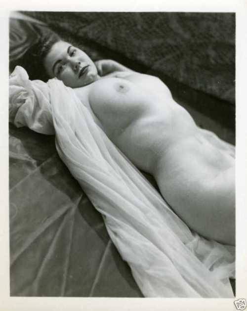 http://nudevintage.tumblr.com/post/17716051653