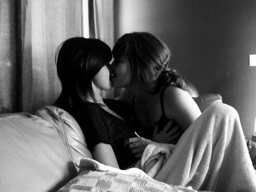 Porn photo lipsticklesbians 17593885598