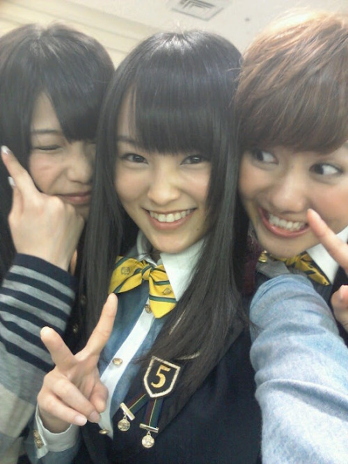 akibeya:  (山本彩 - Google - カミスン終わった～！ これが チームなかよぴですよっとヾ(´∀｀)ﾉ ゆい姉さんとの ツーショットに拗ねた…