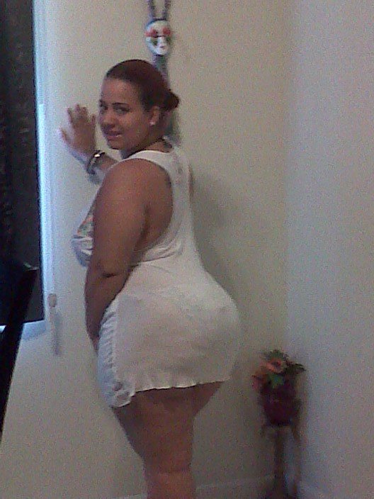 iseebigbooty:  Big Azz Latina