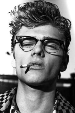 10knotes:  celebritiessmoking: James Dean My lovely followers, please follow this blog immediately! 