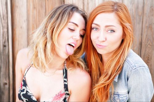 XXX Miley & Brandi Cyrus. ♥ photo