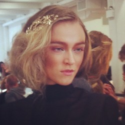 mirnah:  Loving these star clips adorning the models’ hair at Rodarte!  Absolutely!! 