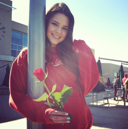 lxsh:  amourey:  k jen!  ugh pretty