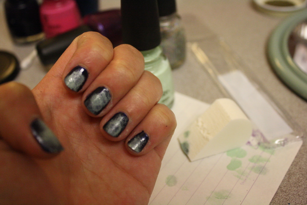 meow-jessica:  Short nails since one broke so I cut them all T_T Lolz out of focus