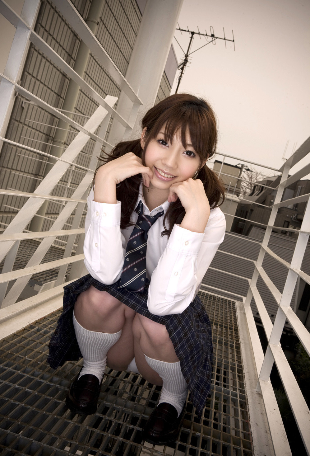 photo4u:  小泉麻耶パンチラ