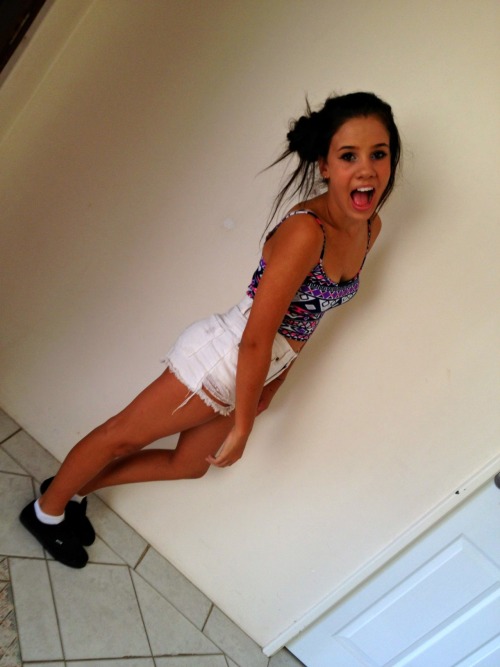 t-e-e-n-a-g-e-crime:  CLICK THIS FOR AN ACTIVE HIPSTER BLOG!!  follow me because YOLO. once you foll