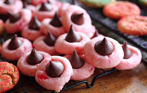 desserts-n-sweets:  eating-forever:  The most perfect food blog in the galaxy.  desserts-n-sweets.tumblr.com