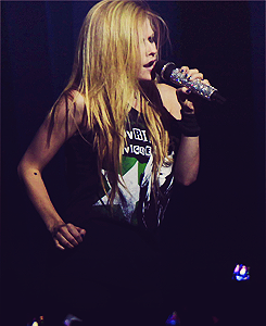 stewart-lavigne:  anderrherreras-deactivated20140: 30 Days of Avril Lavigne: Day