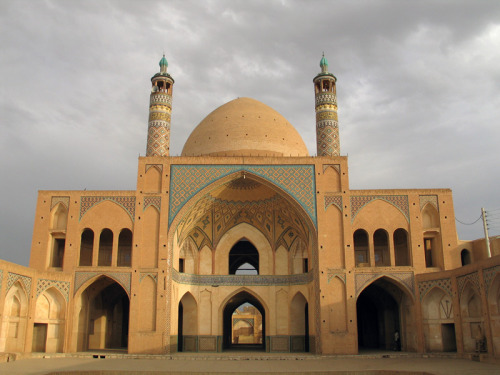 (via agha bozorg, a photo from Esfahan, East | TrekEarth)Kashan, Iran