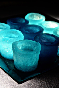 intimateweddings:  DIY wedding shot glasses - made of ice!