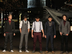 One Direction needs to teach guys how to dress like real men ;)