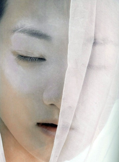 soalreadytaken: Ai Tominaga by Sophie Delaporte, Vogue China, March 2008. 