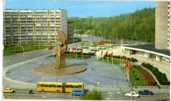 europavintage:  Lenin Denkmal, East Berlin