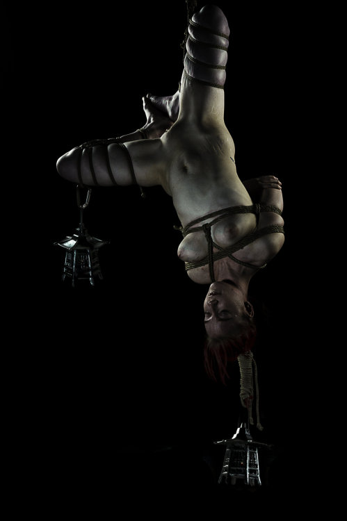 extreme-bondage.tumblr.com/post/19050666692/