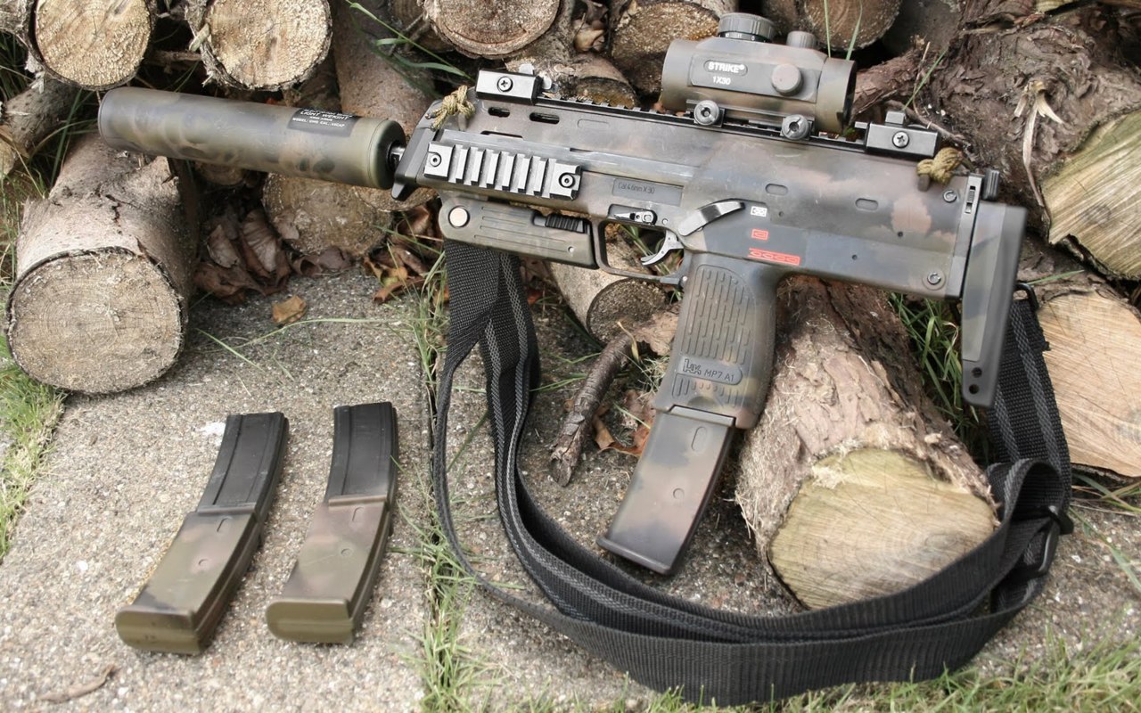 ak4me:  7point62millimeter:  H&amp;K MP7A1  So much need 