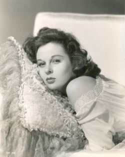 Screengoddess: Susan Hayward 1947 - Photo By Ray Jones