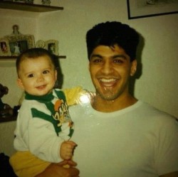  Baby Zayn and his dad (x) The same face!