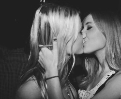 lipsticklesbians.tumblr.com post 18186414613