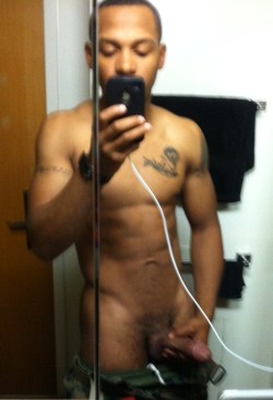 nudeselfshots-blackmen.tumblr.com post 17738259504