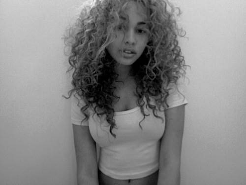 fckyeaprettygirlsrock:  http://fckyeaprettygirlsrock.tumblr.com/ 