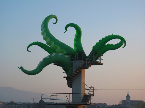 datdonk:  archiemcphee:  Street artist Filthy Luker’s tentacular Art Attacks are a dream come true! Yet another addition we’d love to see made to Geyser of Awesome headquarters.  That looks so cool!  ^