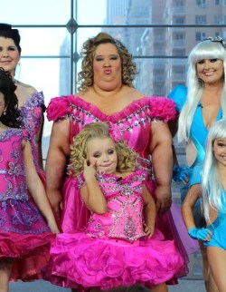 bonerdonor:  cleaverbeat:  deth:  thedailywhat:  Above: Toddlers &amp; Tiaras’ Alana “Honey Boo Boo Child” Thompson and her mom, June Shannon, dress in matching outfits for Anderson Cooper’s daytime talk show.  oh my fuck  Thumbs in Pink  This…..is