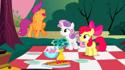 fuckyeahmlp:  Scootaloo, Sweetie Belle, and