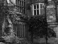 monstersinyourcloset:  Haddon Hall in Derbyshire (by UGArdener) 