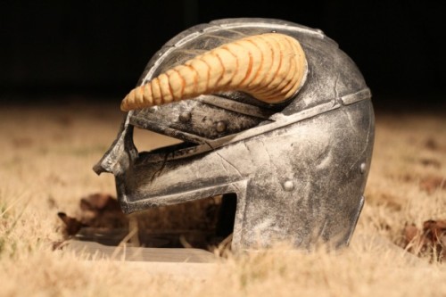 insanelygaming:Skyrim Dragonborn Helmet - by BrayudReplica Skyrim Dragonborn helmet is just as 